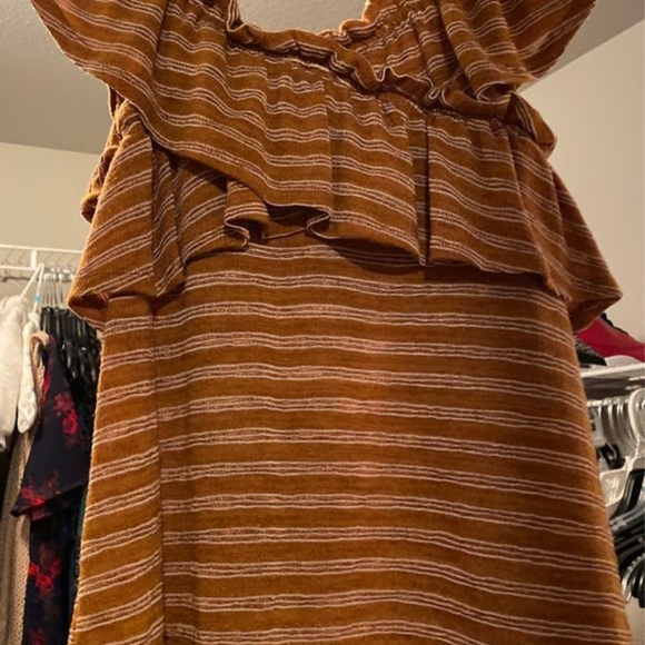 Orange and white top - Picture 2 of 2